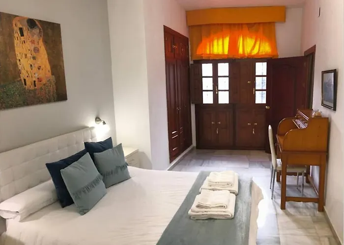 1 Minute From Cathedral. Feel The Heart Of Seville