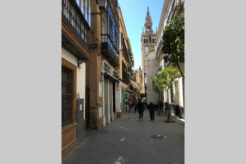 1 Minute From Cathedral. Feel The Heart Of Séville